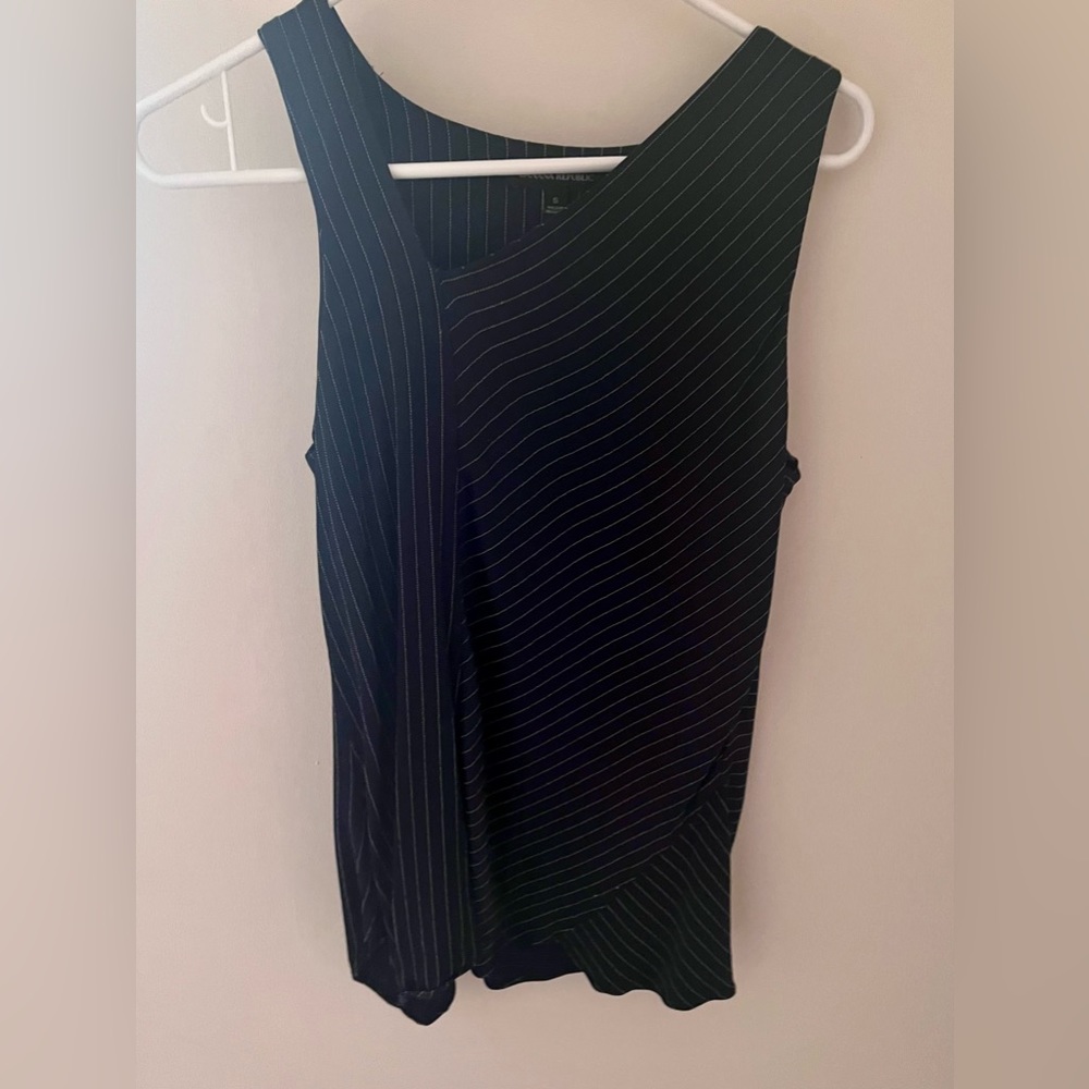 NAVY SLEEVELESS STRIPED ASYMMETRICAL TOP